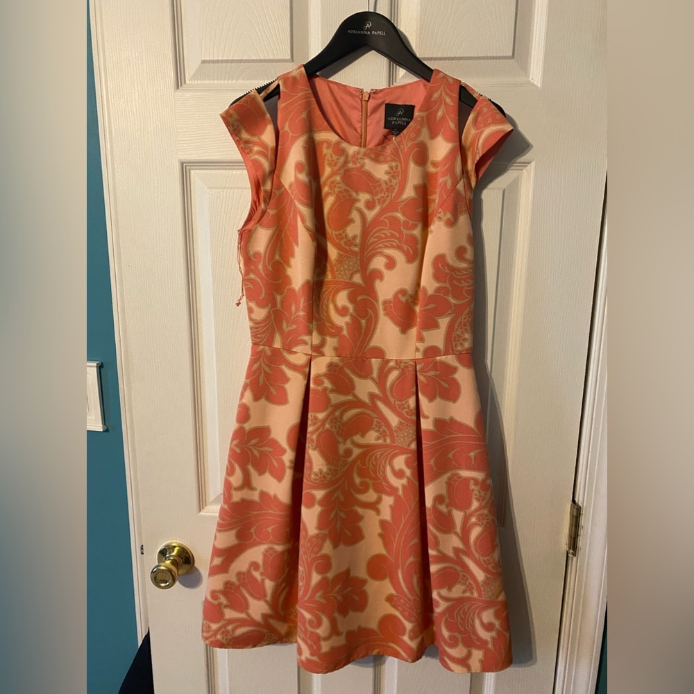 NWT Adrianna Papell cutout collarbone abstract print wide pleats dress w/pockets